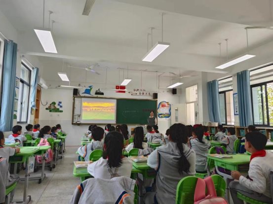 徐钶晴老师上课：《美丽的小兴安岭》
